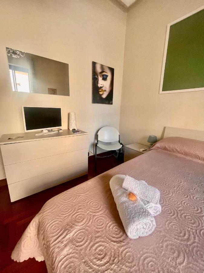 Apartament Dimora Di Maury A Due Passi Dai Trasporti E Da Ballaro Palermo Exterior foto