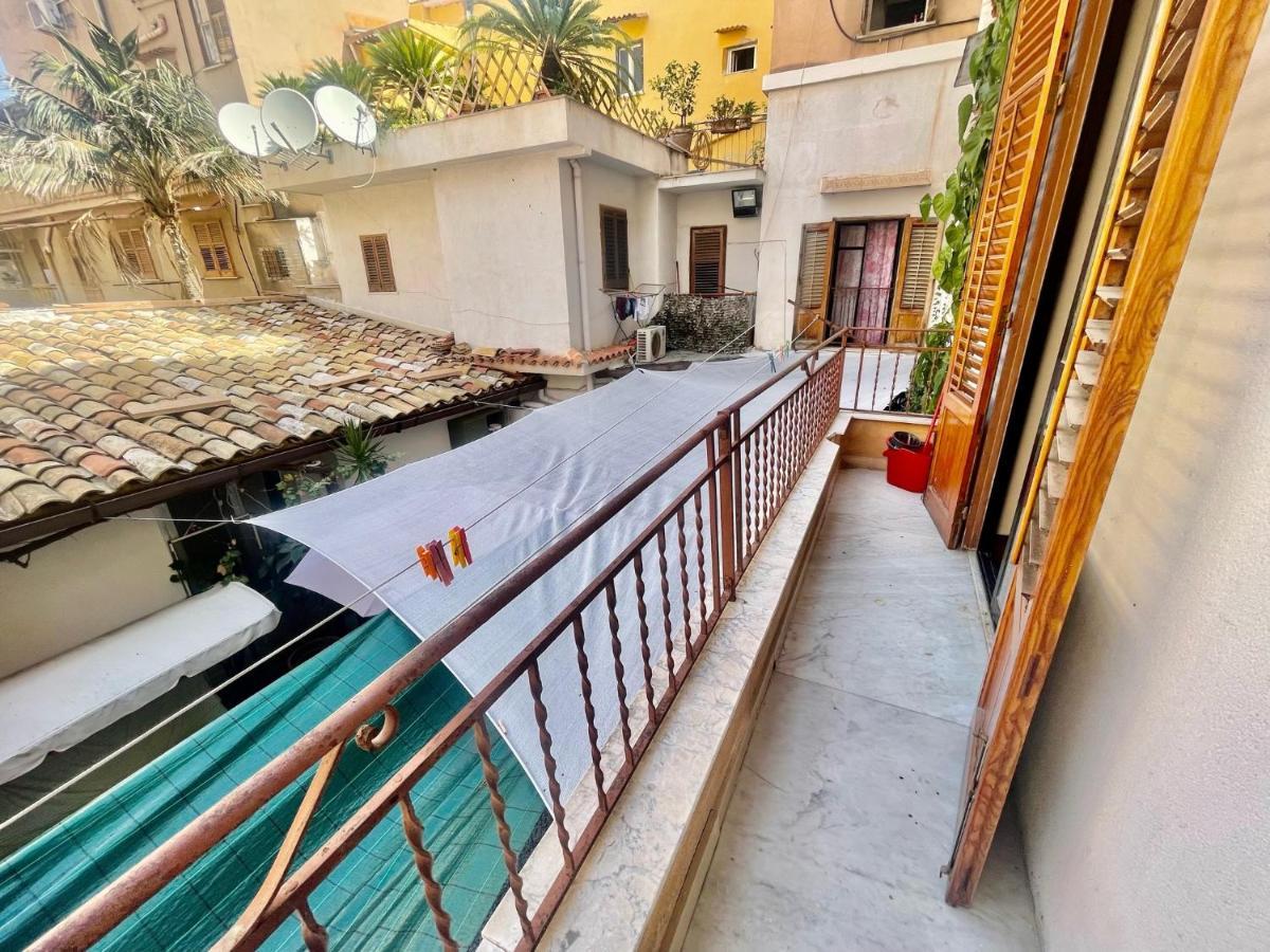 Apartament Dimora Di Maury A Due Passi Dai Trasporti E Da Ballaro Palermo Exterior foto