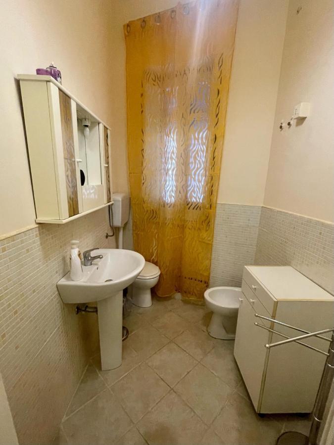Apartament Dimora Di Maury A Due Passi Dai Trasporti E Da Ballaro Palermo Exterior foto