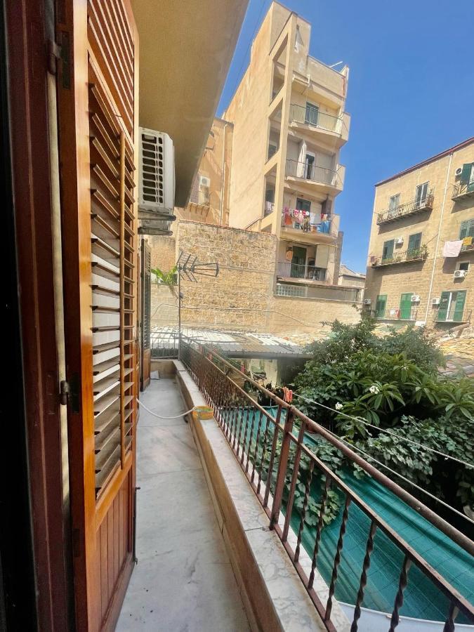 Apartament Dimora Di Maury A Due Passi Dai Trasporti E Da Ballaro Palermo Exterior foto
