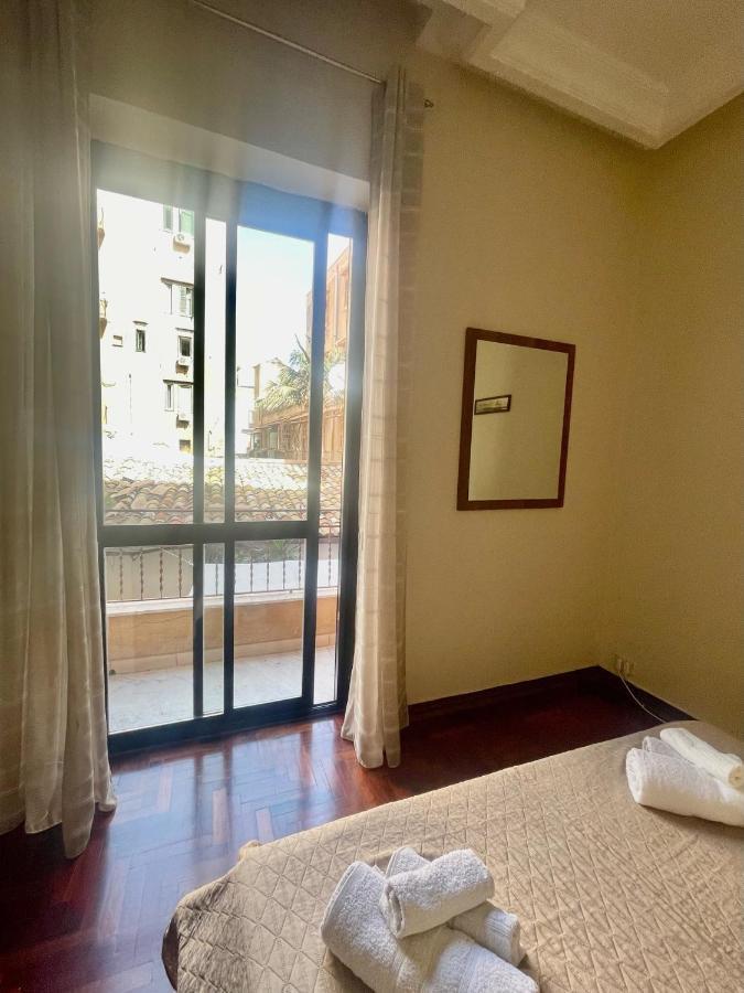 Apartament Dimora Di Maury A Due Passi Dai Trasporti E Da Ballaro Palermo Exterior foto